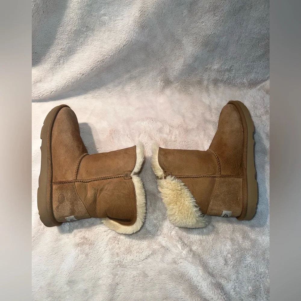 Ugg Bailey Button Boots Size 5 - Picture 3 of 7